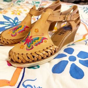 Calzado Mexican Haurache Brown Rainbow Butterfly Leather Sandals Size 7.5 / 8